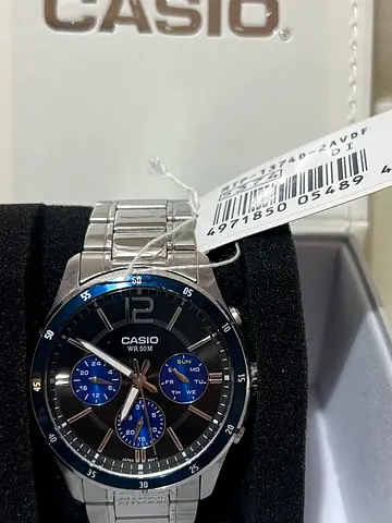 Casio stainless steel men's watch with blue subdials - like new, with box