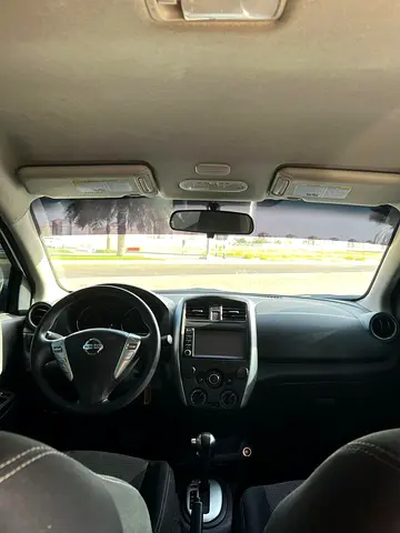 2019 Nissan VERSA photo 3