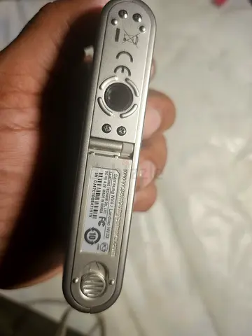 Samsung NV4 Compact Digital Camera - Silver (Used)