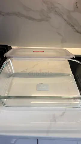 Pyrex-style Glass Baking Dish with Clear Plastic Lid (Good Condition)