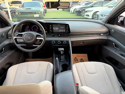 2022 Hyundai ELANTRA — миниатюра 11