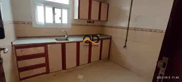 CLOSE TO LULU HAPER MARKET FAMILY BUILDING 1BHK CANTARAL AC RENT ONLY 29K BIG HALL PARIM LOCATION MU