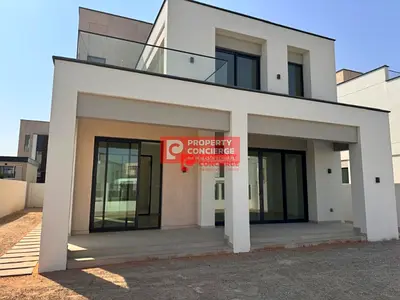 Next To Central Park |Vacant I Brand New |View Now