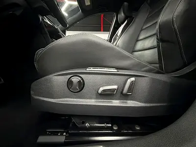 صورة 14 لـ 2019 Volkswagen GOLF R