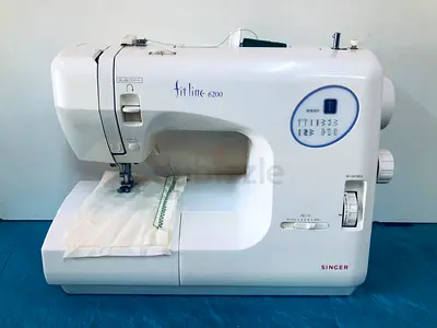 Sewing machine singer