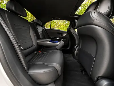 2025 Mercedes-BENZ C-CLASS photo 9