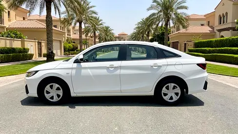 2024 Toyota YARIS photo 3