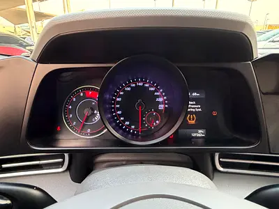 2022 Hyundai ELANTRA — миниатюра 18
