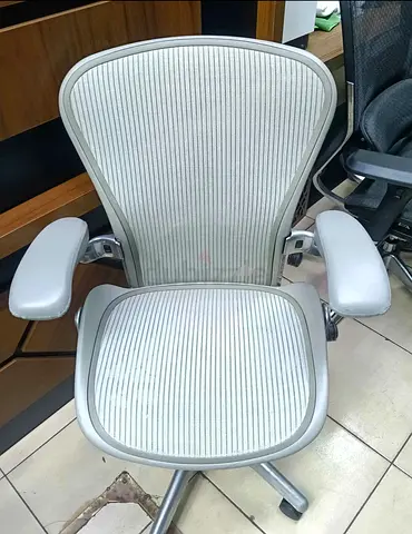 Ergonomic Office Chair size B size and C available Herman Miller for selling