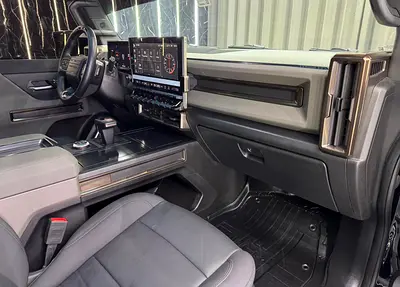 صورة 10 لـ 2024 GMC HUMMER