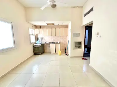 VERY BIG STUDIO CENTRAL AC CLOSE KITCHEN