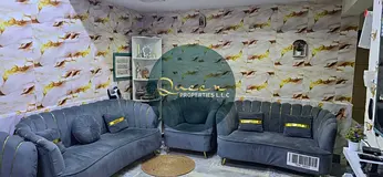 Large space / Prime and vibrant location / Close to services and amenities