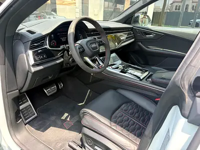 2025 AUDI RS Q8 photo 12