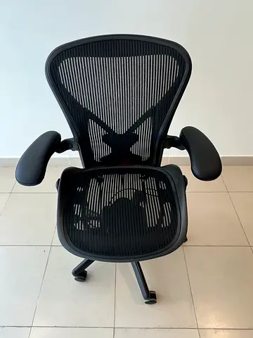 Herman miller Aeron size B fully loaded