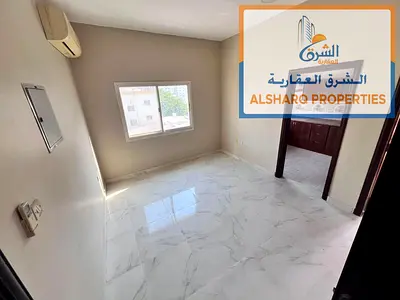 غرفة وصالة _ تقسيمات ممتازة _ تكييف سبليت _ سهل المخرج للشارقة ودبي وطريق الشيخ محمد بن زايد