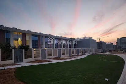 ON THE PARK | FRONT & BACK GARDEN | READY TO MOVE