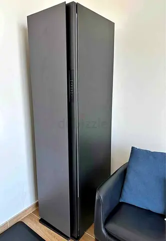 Samsung Airdresser new model wifii access- slim black unit, good condition