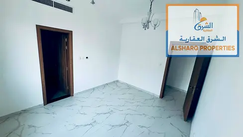 شقة راقية 3 غرف وصالة للإيجار السنوي في العالية – عجمان | على الشارع الرئيسي مباشرة | 4 حمامات | تكييف مركزي