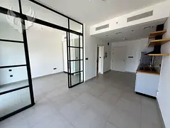 POOL VIEW | VACANT | WITH WHITE GOODS