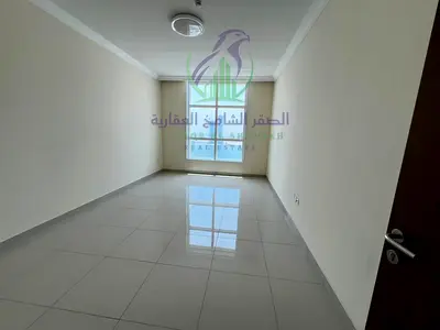 ثلاث غرف وصاله في الممزر مع تكيف وباركينج وجيم ومسبح مجاني مساحات واسعه بلكونه اطلاله بحريه مباشرة