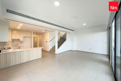 Corner Unit | Single Row | Spacious Layout
