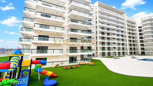 Multiple Chqs | Chiller Free | Low Floor