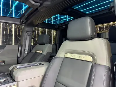 صورة 15 لـ 2024 GMC HUMMER