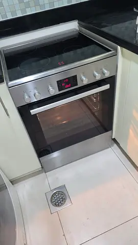 Bosch Latest Model 4 Ceramic Zone Electric Cooker stove 60x60cm
