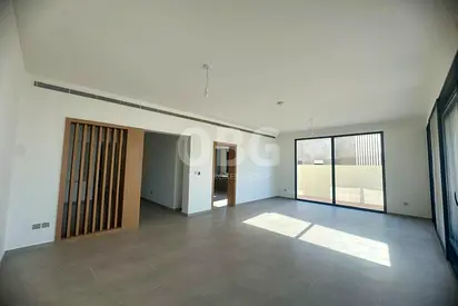 Single Row | Large Plot | Swimming Pool