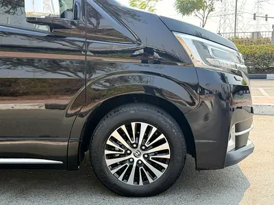 صورة 8 لـ 2023 Toyota GRANVIA