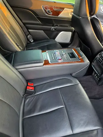 2017 Lincoln CONTINENTAL — фото 4