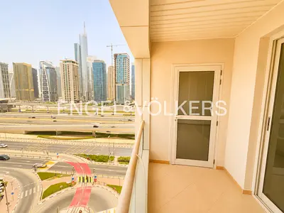 Community View | Vacant | Balcony | Mid Floor