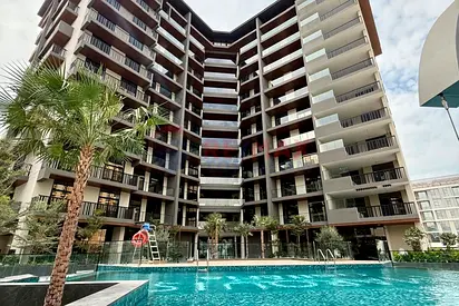 PRIME LOCATION - HIGH FLOOR - MODERN LAYOUT