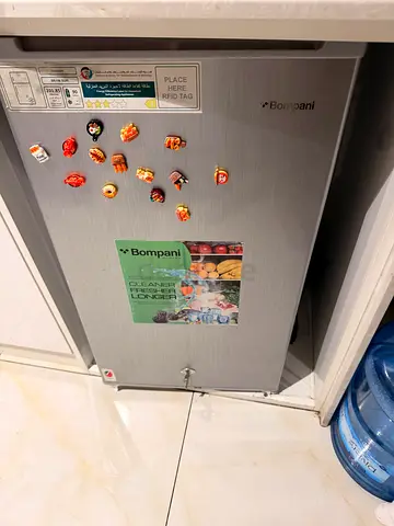 Mini bar fridge