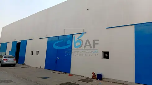 Excellent Investment Opportunity | A Complex of 6 Modern Warehouses for Sale in Al-Hanu - Al-Sajaa An exceptional investment opportunity for sale in a