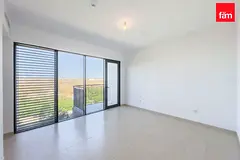 Corner Unit | Single Row | Spacious Layout