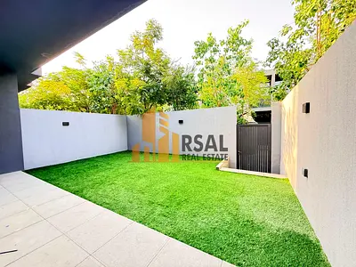 4 bedroom Middle unit || Robinia Massar || Back to back