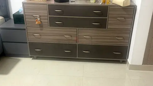Modern 7-Drawer Dresser / Chest in Grey Wood Finish with mirror