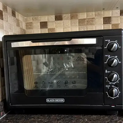 Black+Decker Electric Countertop Oven - Good Working Condition