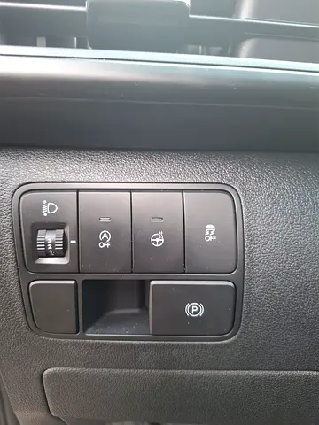 2023 Hyundai STARIA photo 9