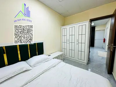 استديو مفروش بالكامل بفرش جديد، تكييف مركزي، بناية عائلات، موقع مميز على كورنيش عجمان وقريب من دوار السفينة.