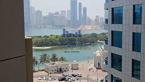 Specious 3 bhk apartment || Chiller free || 2 Car Parking || partial sea view || MaidRoom || very prime location