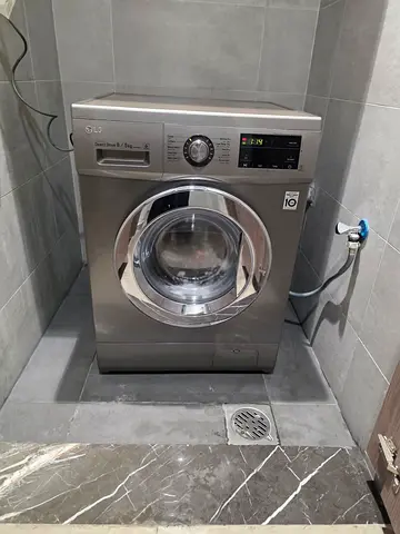 LG 8/5 kg wash & dry combo machine