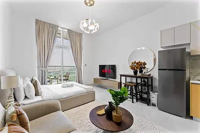 Stunning Studio | 12 Min to Mall of the Emirates | Furnished | Flexible Term