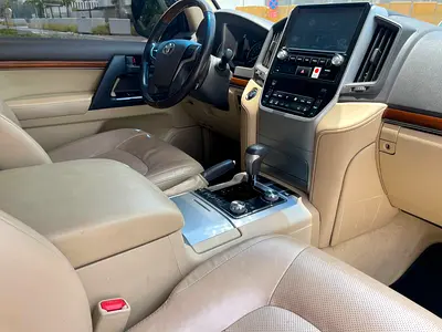 صورة 18 لـ 2017 Toyota LAND CRUISER
