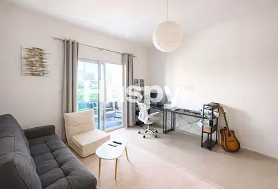 Vacant | Furnished | Community View