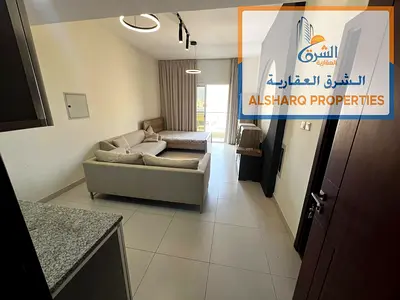 Studio apartment with balcony and open view - Rent includes furnishings - Spacious - Prime location