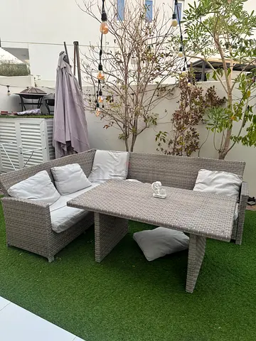 Outdoor rattan dining set with cushions - seats 5