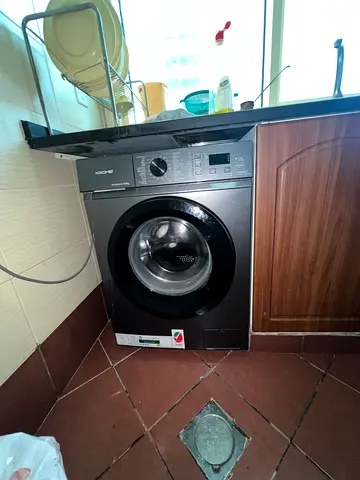 Front-loading Bosch washing machine in good working condition