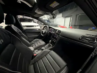 صورة 16 لـ 2019 Volkswagen GOLF R